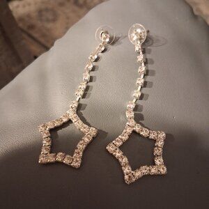 LOVELY SPARKLING DRESS EARRINGSfinal price please cant afford any more discounts